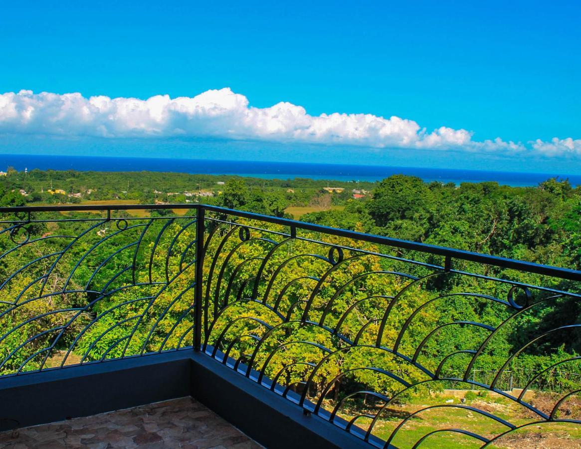 Runaway To Tranquility, Overlooking The Bay 拉纳韦贝 外观 照片